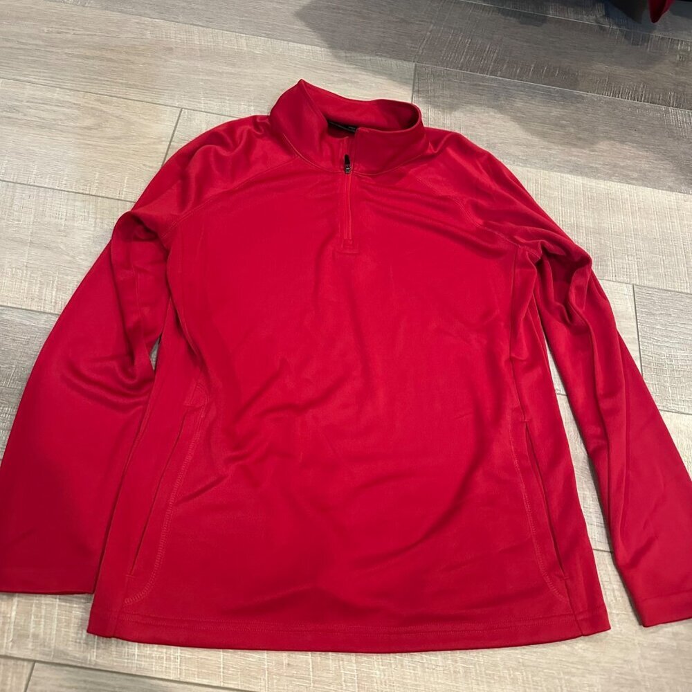 DEVON & JONES WOMENS RED MEDIUM 3/4 ZIP PULLOVER SHIRT NEW